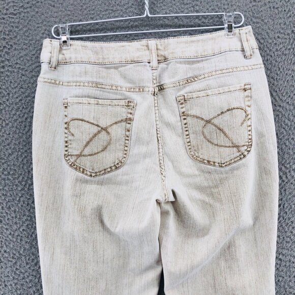 Chicos Jeans Women 0.5 US 6 White Washed Platinum Ultimate Fit Flare Leg Stretch - Picture 4 of 11